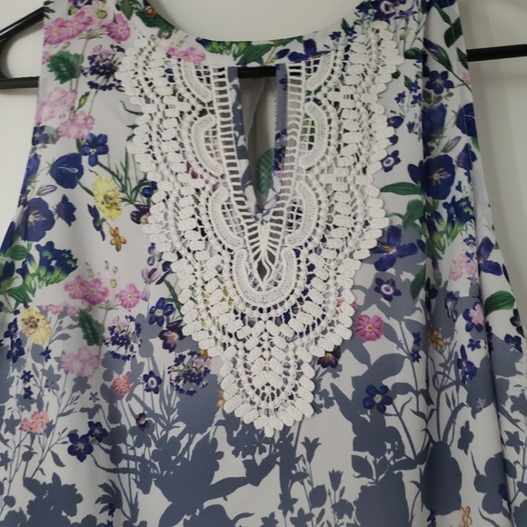 Tank top - Picture 2 of 4